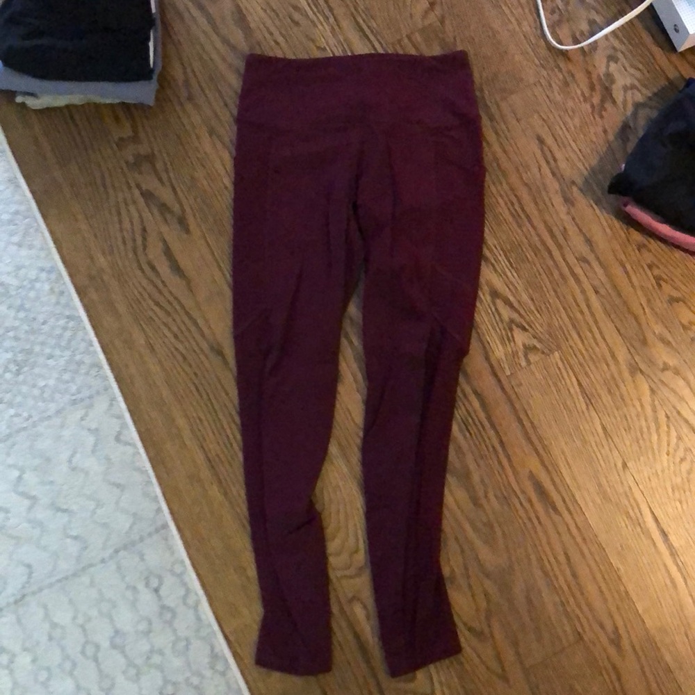 Victoria sport leggings.